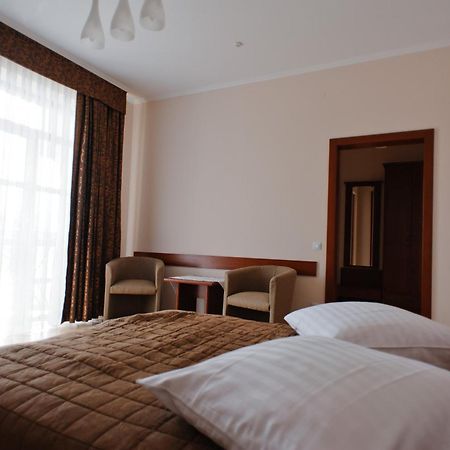 Karpaty Hotel Hust Exterior foto