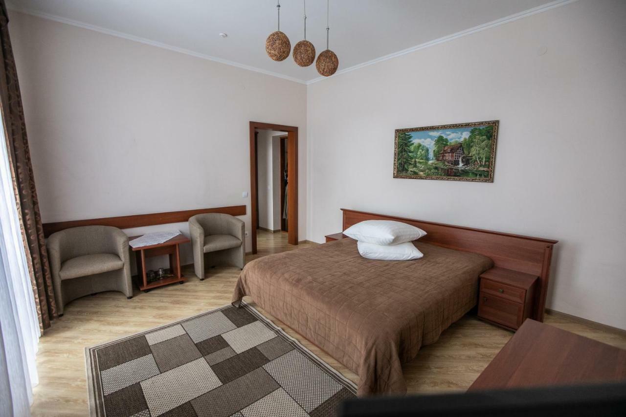Karpaty Hotel Hust Exterior foto